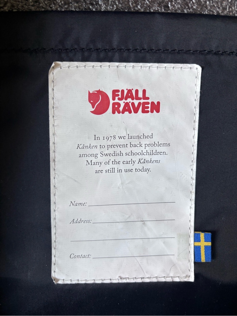 Kånken Black Backpack - Classic Daypack - Picture 5 of 10